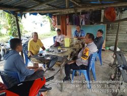 Kegiatan Bhabinkamtibmas Door To Door Sistem (DDS) atau sambang warga di Desa Simpang beringin